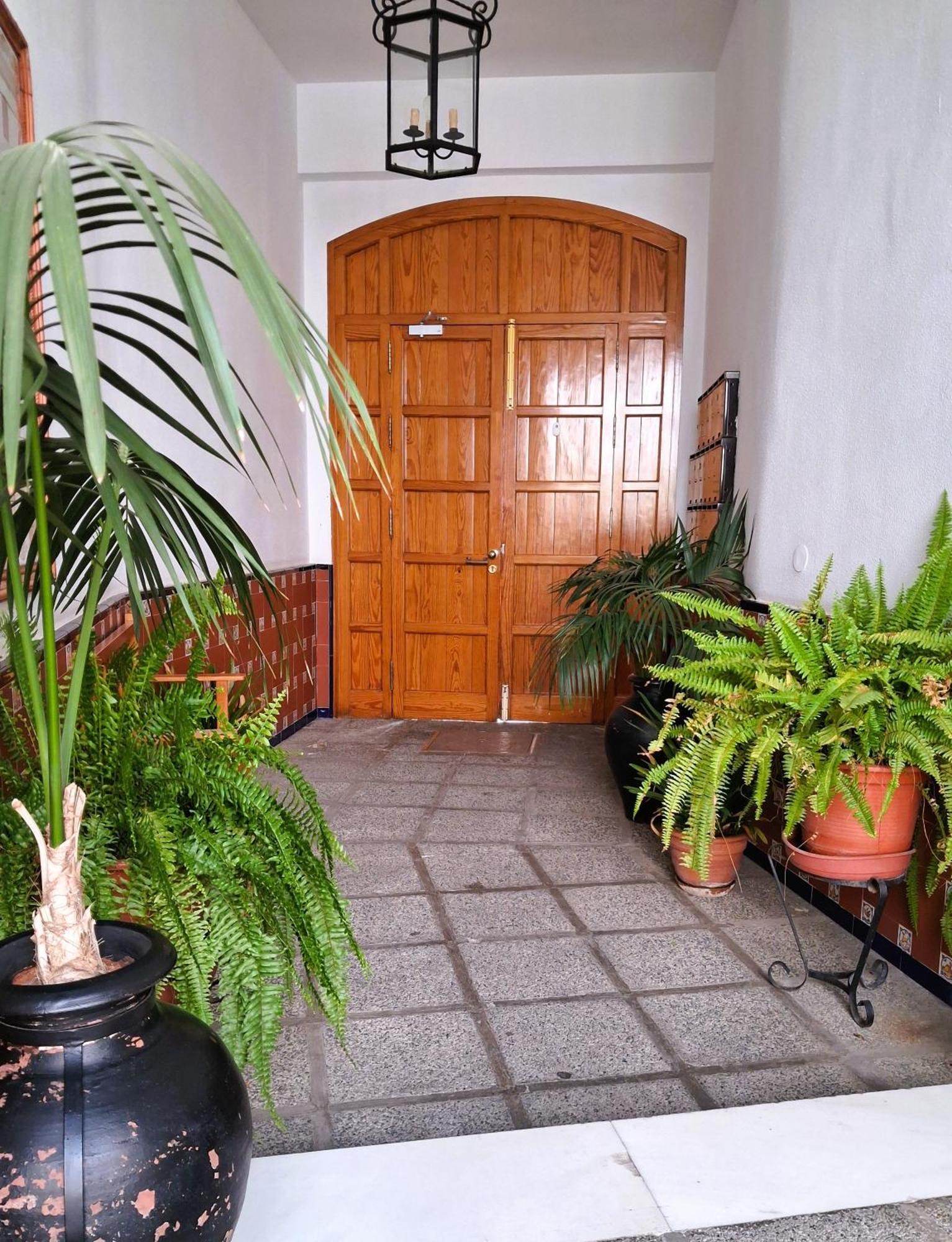 Puerta Real *